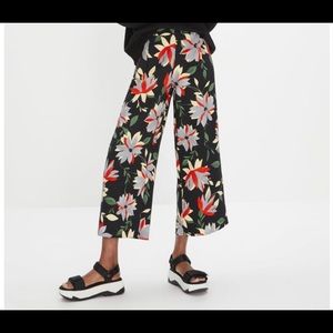 Zara | Floral Culottes/ Wide Leg Pants